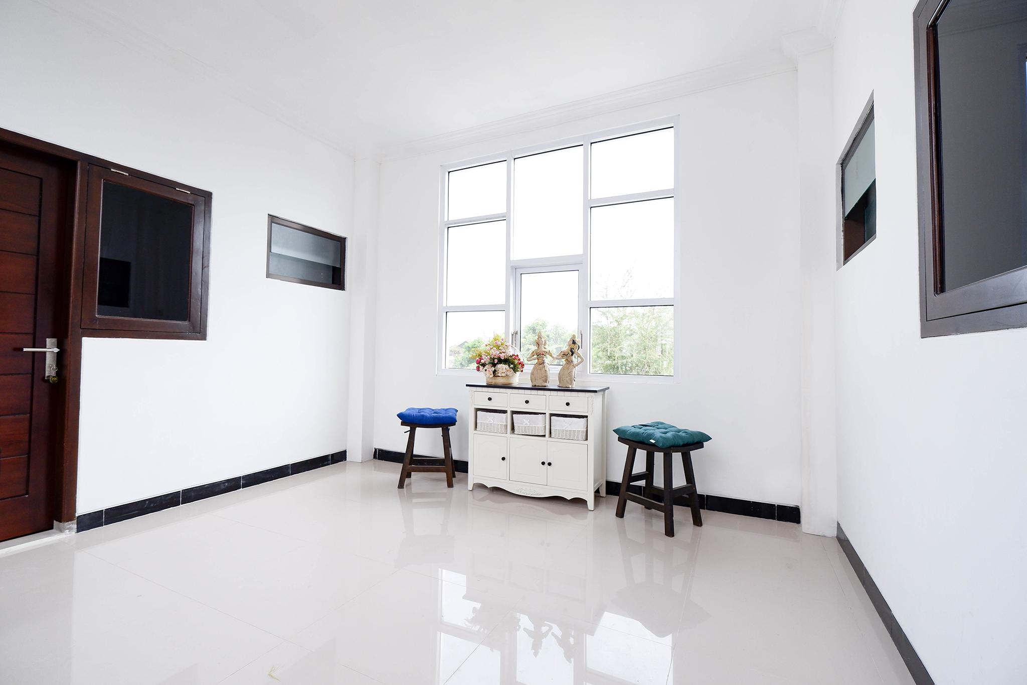 Oyo 1611 Four D'Home Surakarta  Экстерьер фото